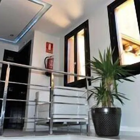 돈 펠리페 3* 세고비아