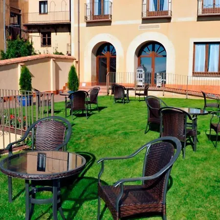 돈 펠리페 3* 세고비아